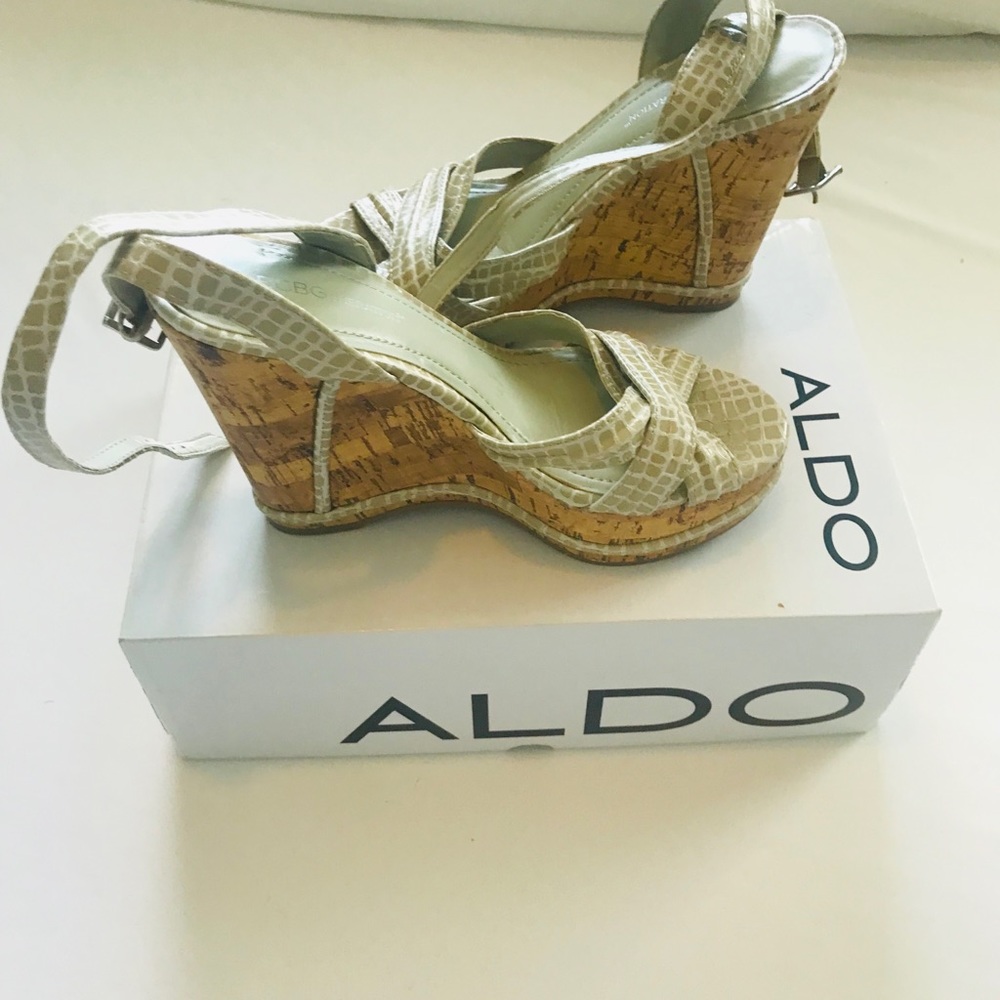 BCBG espadrilles